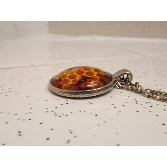 Vintage Honey Bee & Hive Necklace Pendant nature lover boho hippie retro chain - Picture 6 of 14